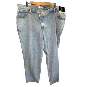 Abercrombie & Fitch NWT The '90s Straight Ultra High Rise Jeans - size 36/22R